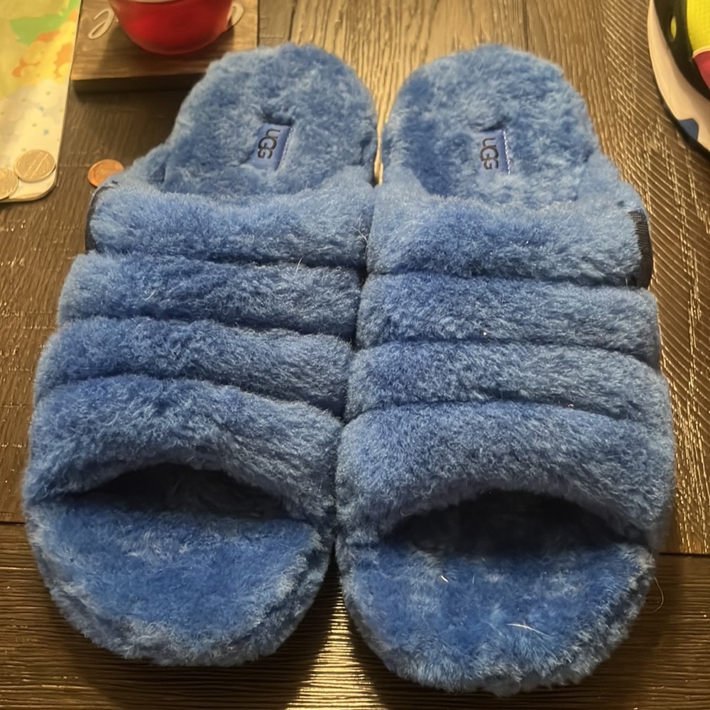 Uggs - Picture 3 of 5